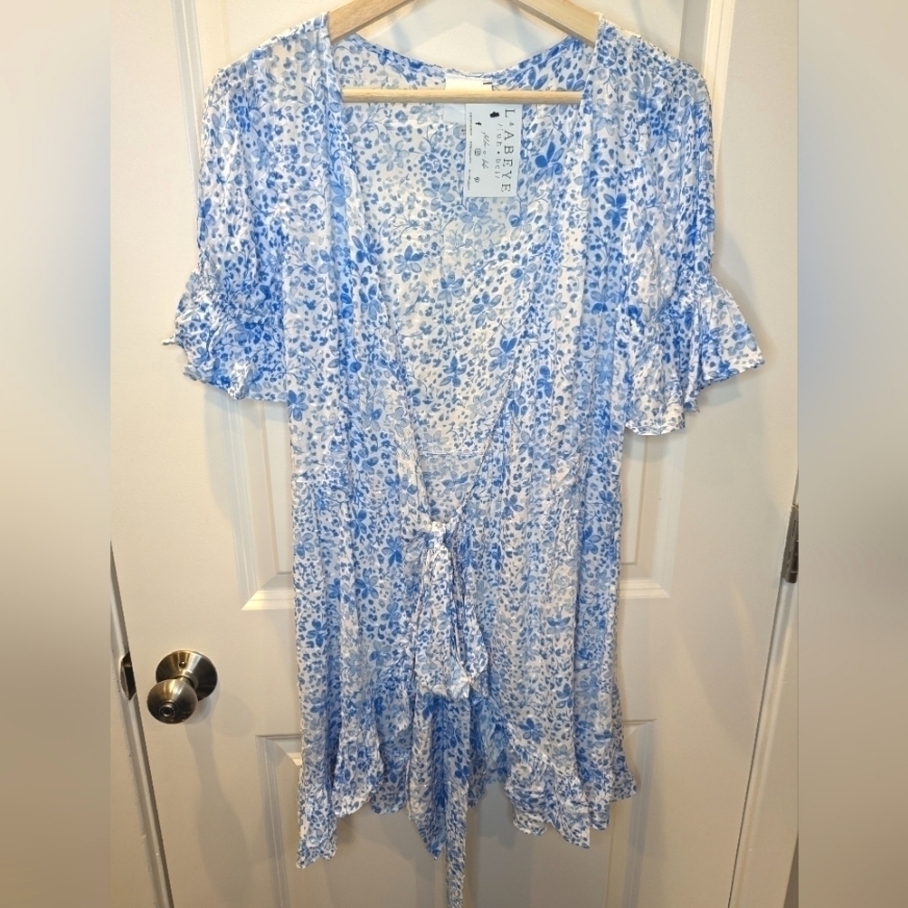 SKYLAR + Madison Florale Blue & White Wrap Cardigan Kimono Size Small